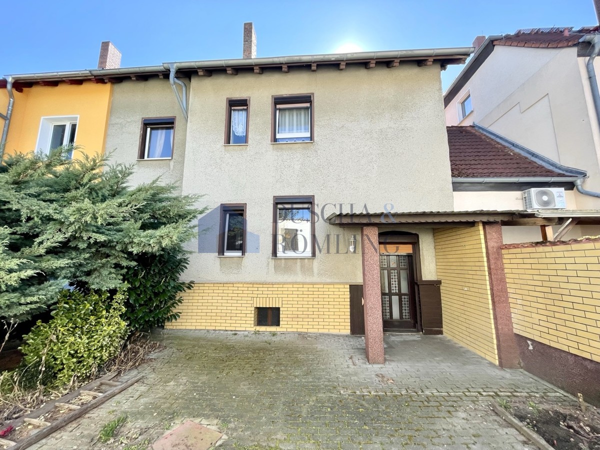 Jung und alt- unter einem Dach vereint!, 06792 Sandersdorf, Mehrfamilienhaus